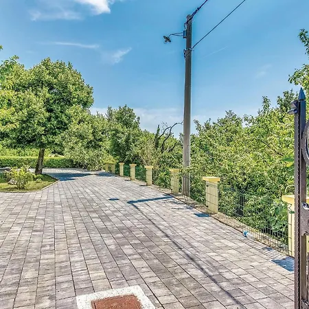 Amazing In Apartment Grizane-Belgrad